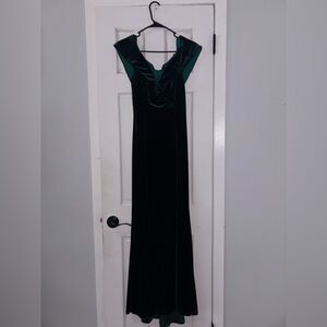 Elegant Green Velvet Evening Gown